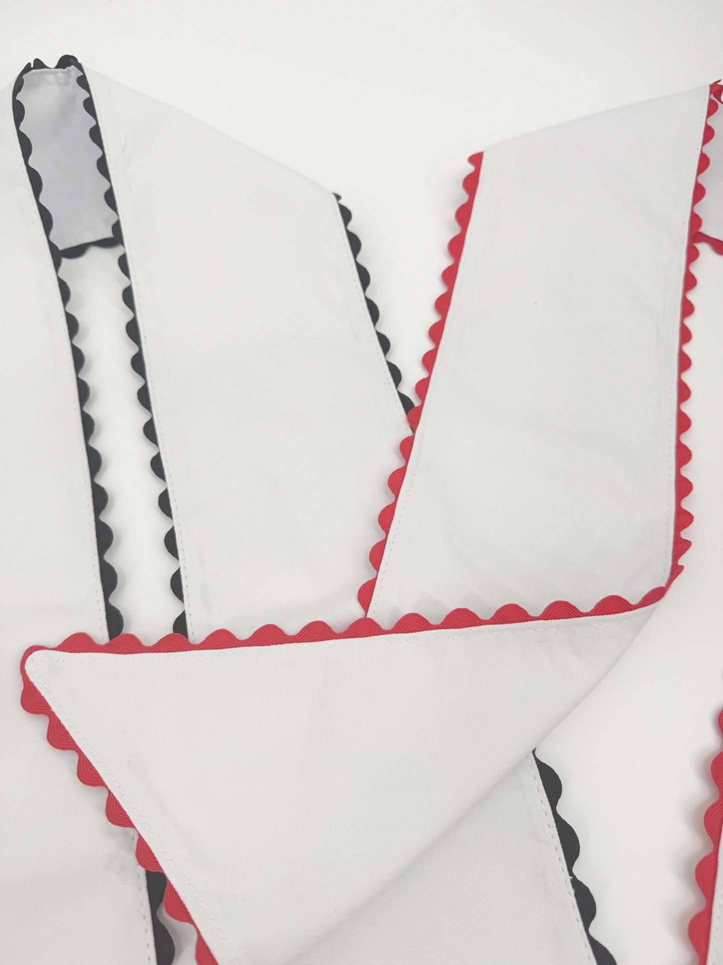 Ric Rac Scallop Trim Wreath Sash