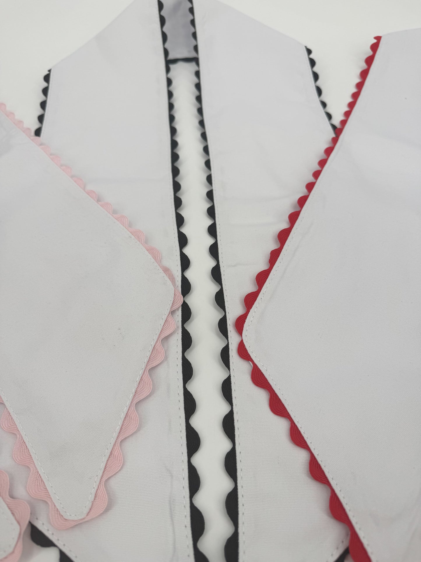 Ric Rac Scallop Trim Wreath Sash
